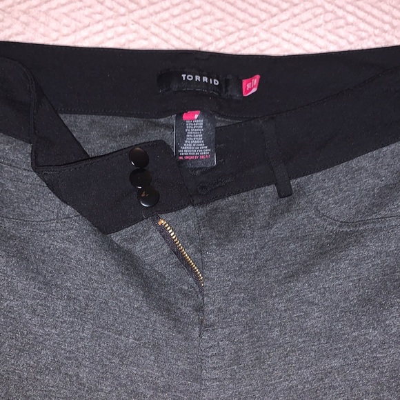 Torrid stretch slim leg pants with side stripe - size 20 - Picture 4 of 8